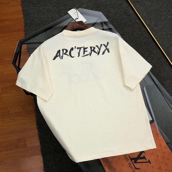 ブランドTシャツ背面デザイン